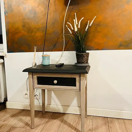 Apartment Pod 55 *