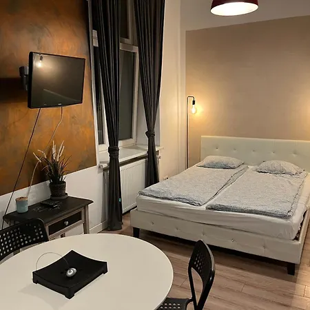 Apartment Pod 55 *